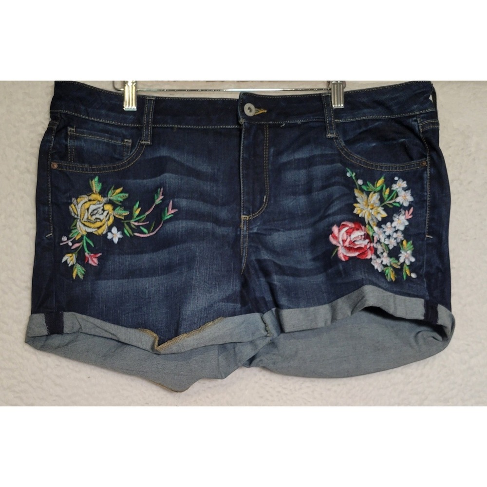 Arizona Jeans Embroidered Shorts Size 17 Floral Cuffed 5-Pocket 1749